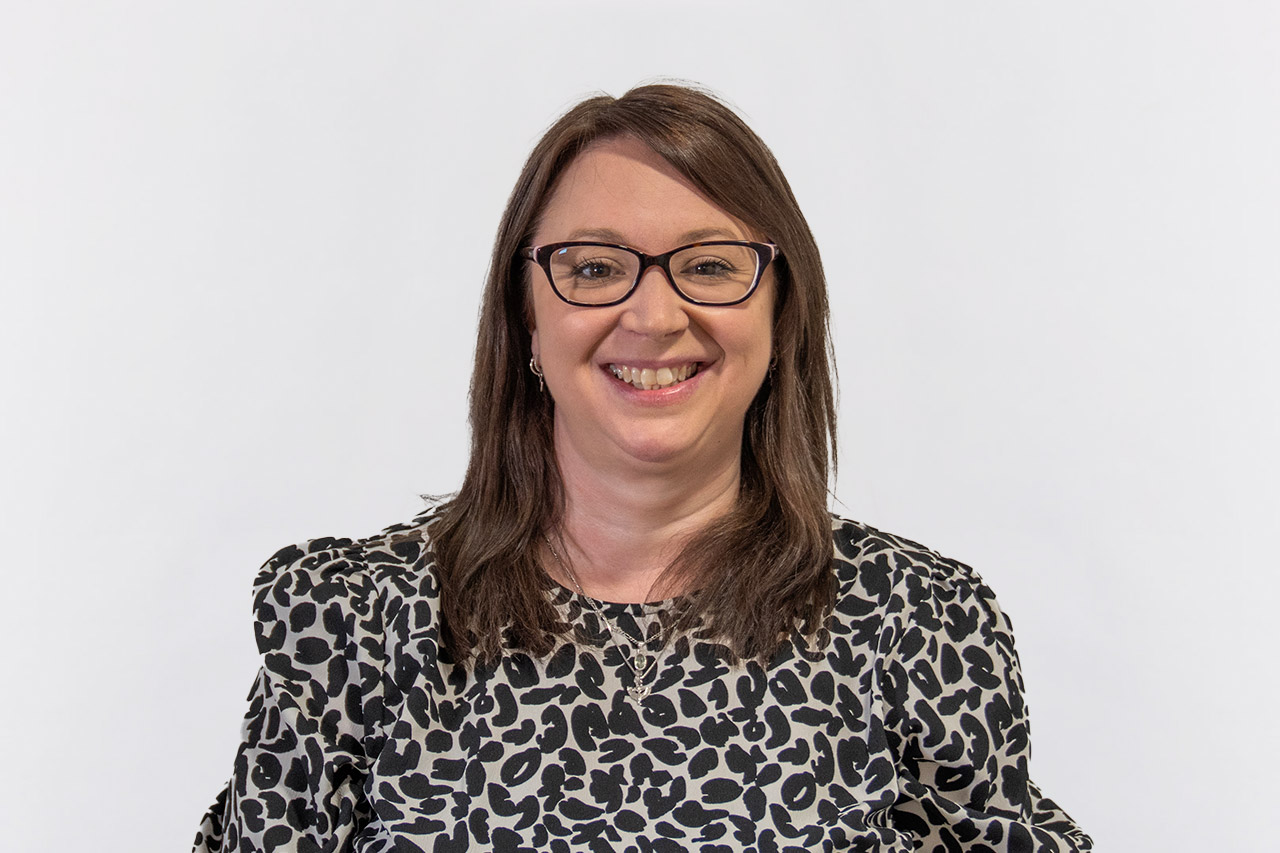 Claire-Home-Manager-Cedar